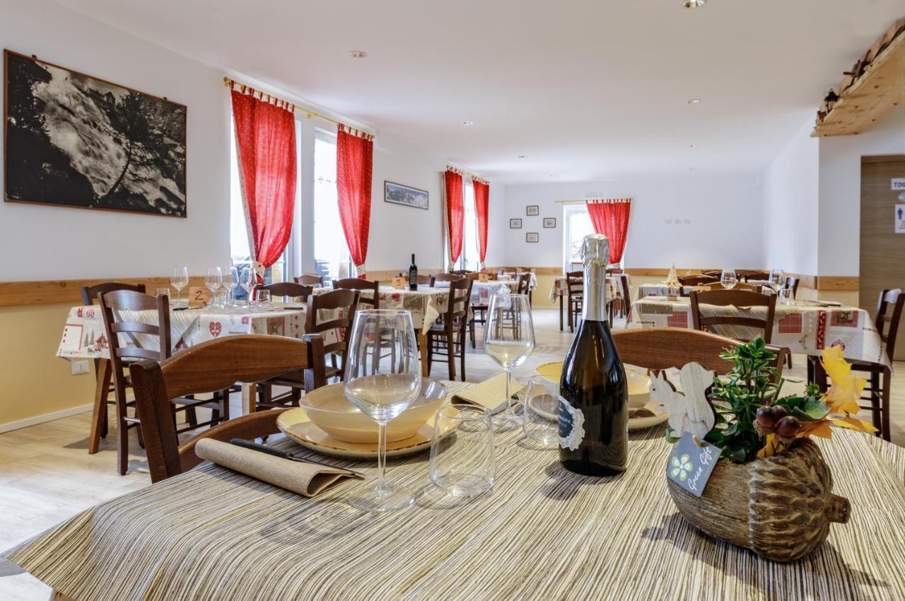 Albergo Ristorante Le Alpi La Frua Екстер'єр фото